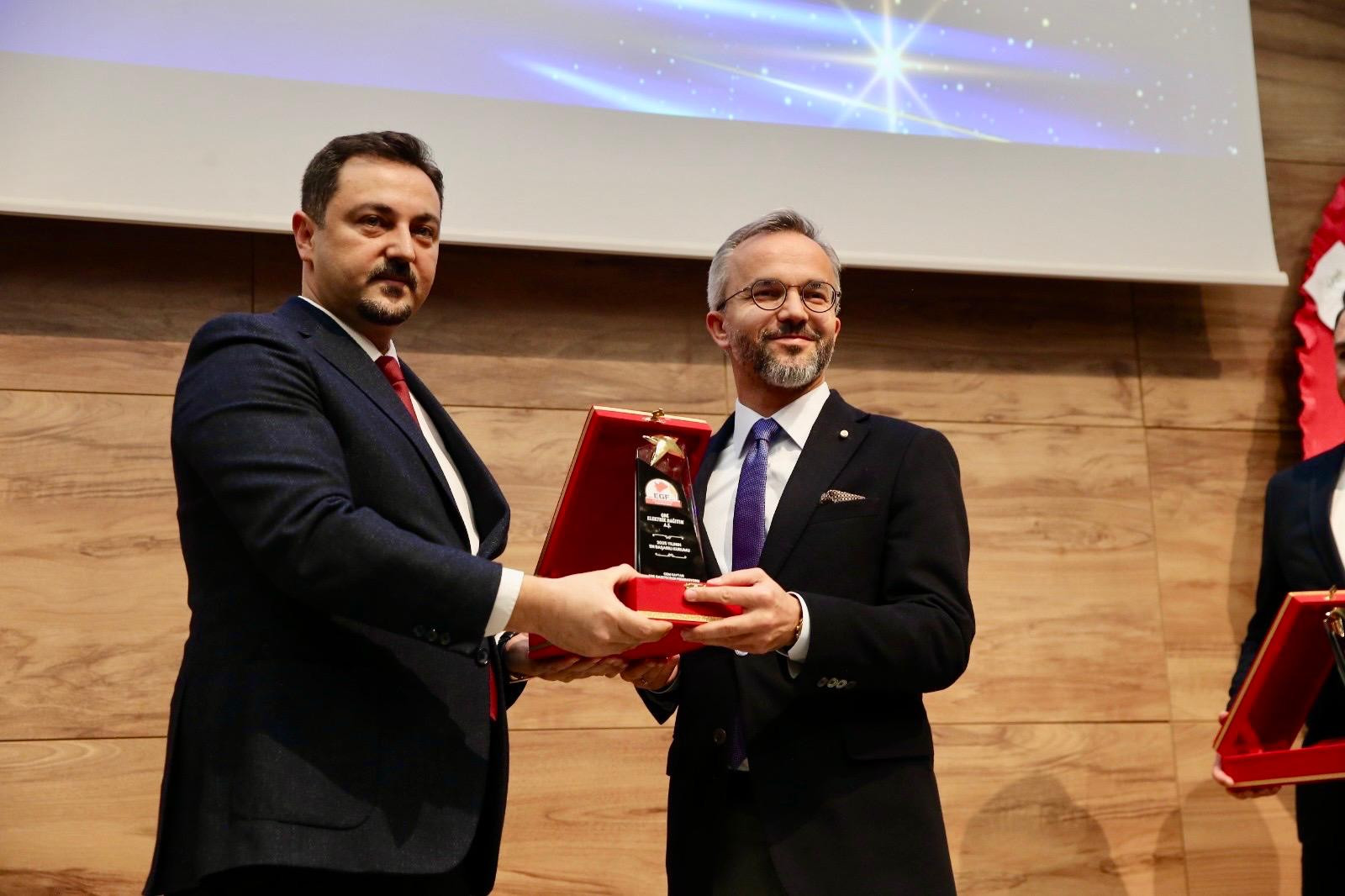 Ege'nin Enleri'nde 'En Başarılı Kurum' Ödülünün Sahibi Olduk